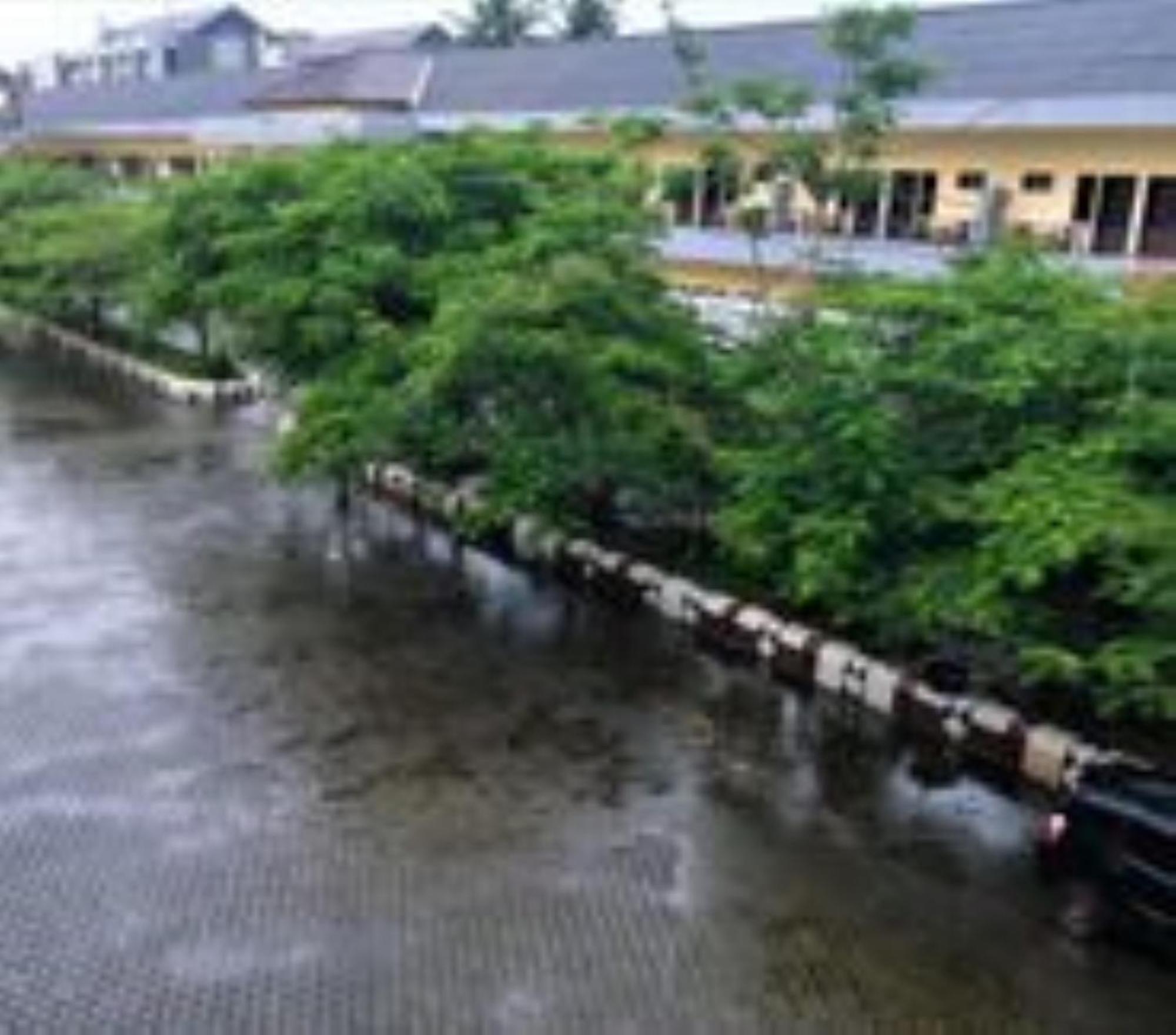Uni Beach Hotel Pangandaran Buitenkant foto