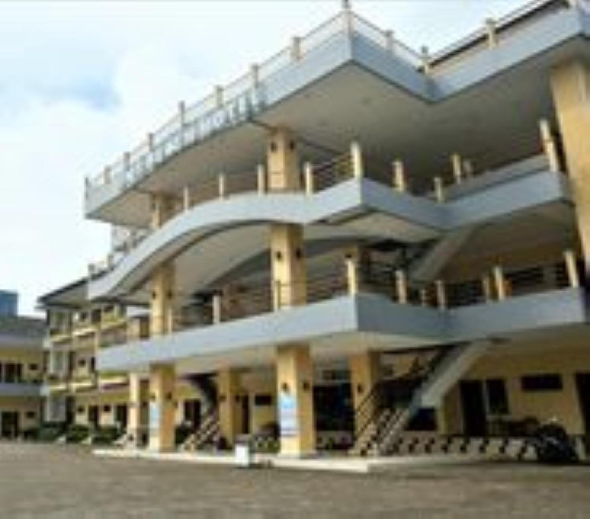 Uni Beach Hotel Pangandaran Buitenkant foto